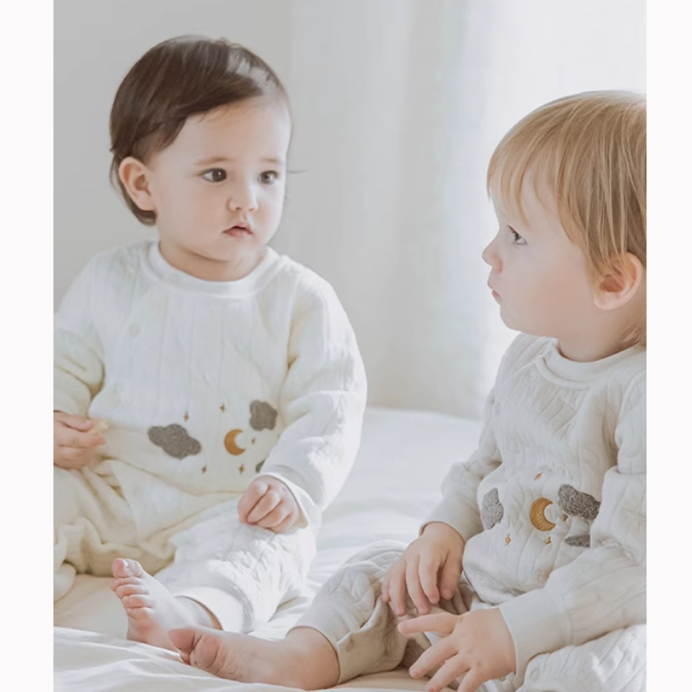 ムーンスターコットンロンパース【帽子別売り】60cm~90cm|ベビーの ムーンスターコットンロンパース【帽子別売り】60cm~90cm|ベビーの