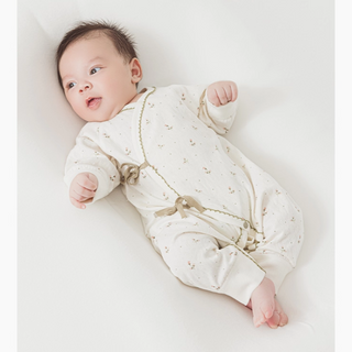 【リンクコーデ】プチフラワーニューボーンロンパース　59cm～66cm