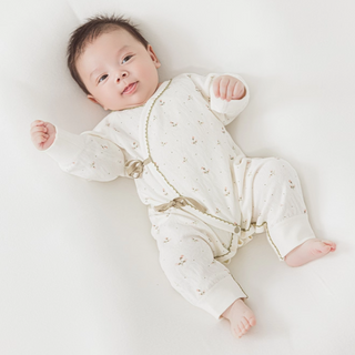 【リンクコーデ】プチフラワーニューボーンロンパース　59cm～66cm