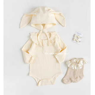 【帽子付き】リブホワイトラビットロンパース　59cm～80cm