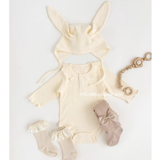 【帽子付き】リブホワイトラビットロンパース　59cm～80cm