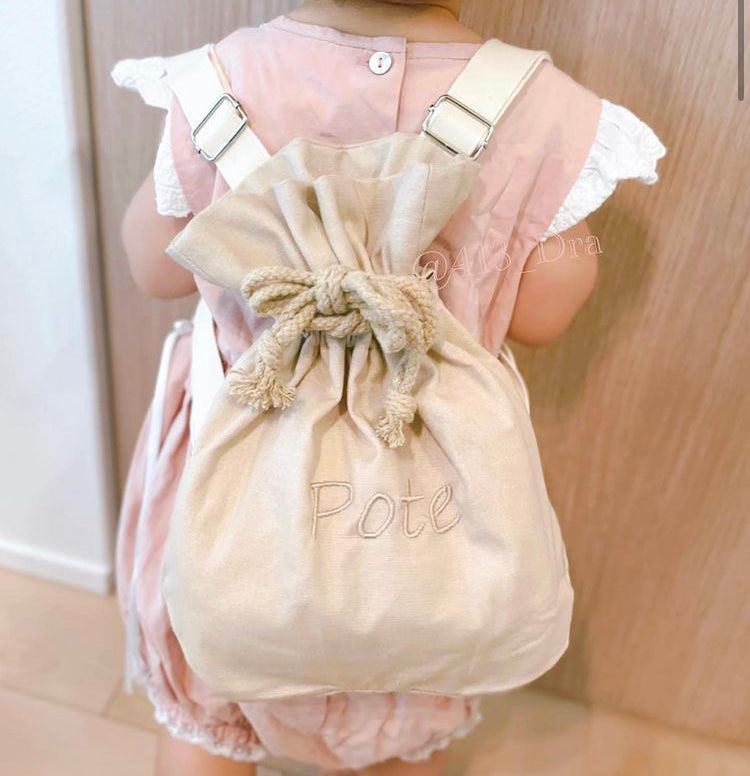 ベージュネームリュック